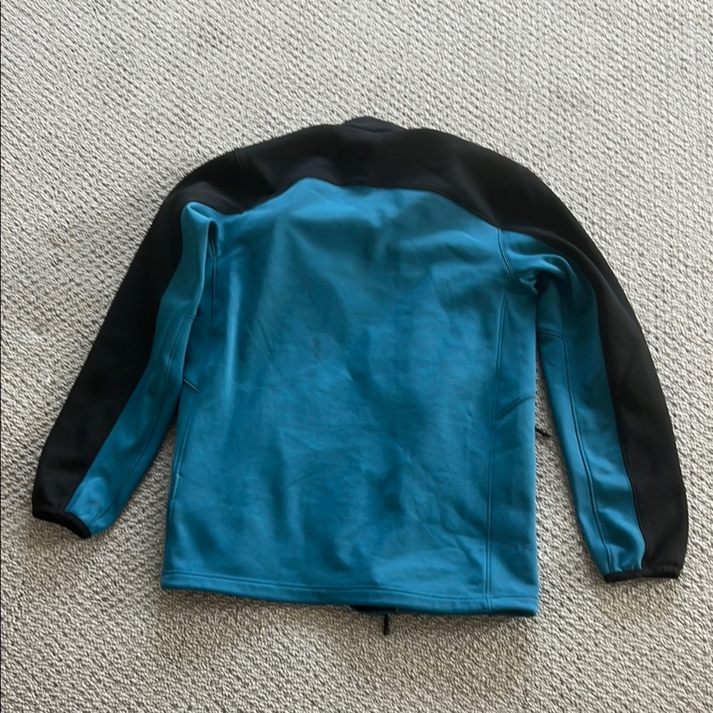 The North Face Blue and Black Jacket - Picture 6 of 6